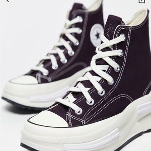 Burgundy converse✨